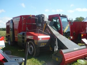 Samojezdny paszowóz RMH