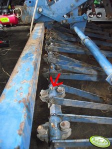 Siewnik Norsten Lift-O-Matic - smarowanie mocowania redlic