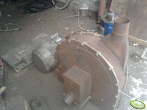 Śrutownik  bijakowy