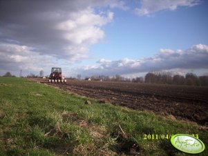 T-25 i siewnik buraczany "AGROMET" 