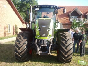 Tractor Pulling