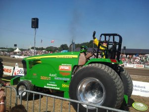 Tractor Pulling