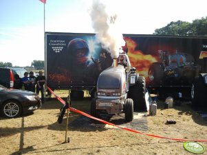 Tractor Pulling