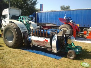 Tractor Pulling