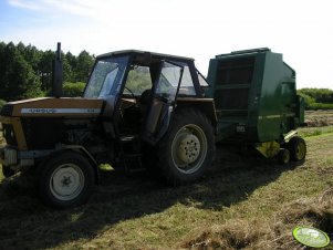 Ursus 912 + prasa John Deere 550