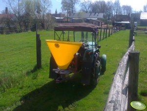 Ursus C-328 + rozsiewacz