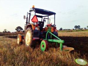 Ursus C-330 + pług Unia Grudziądz 