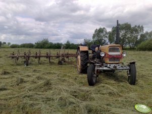 Ursus C-330 + przetrząsaczo-zgrabiarka