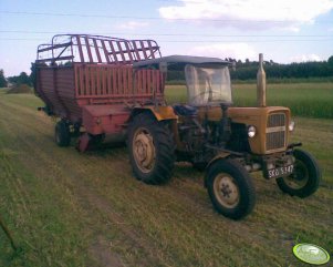 Ursus C-330 + przyczepa zbierająca