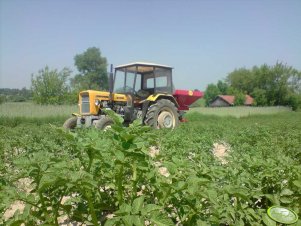 Ursus C-330 + Rozsiewacz