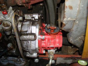 Ursus C-330 - wspomaganie