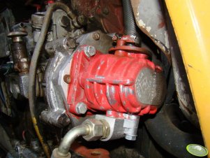 Ursus C-330 - wspomaganie