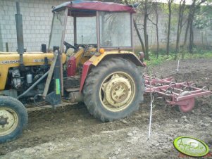 Ursus C-330 z kultywatorem