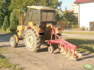 Ursus C-360-3P + pług 5-skibowy podorywkowy