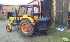 Ursus C-360 i rozsiewacz nawozów
