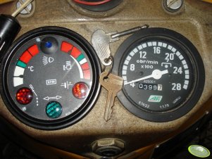 Ursus C-360 - Zegary