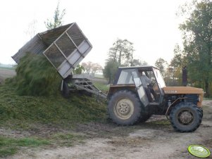 Ursus C-385A i przyczepa na pryżmie