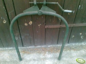 Urządzenie do pomocy przy udoju dzikich krów.