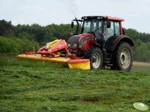 Valtra N111 & Pottinger & JF-Stoll 