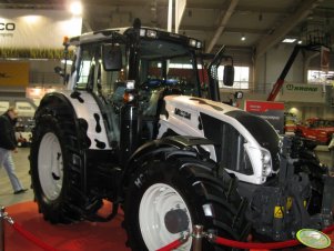 Valtra N143