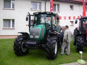 Valtra N82 Hi-Tech