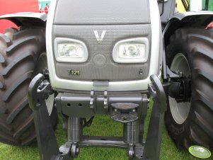 VALTRA T121