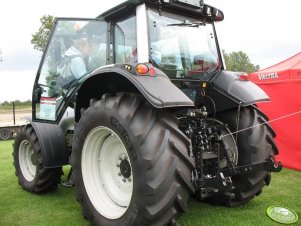 VALTRA T121