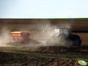 Valtra T131 i Vaderstad Rapid 300C