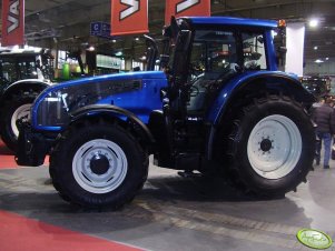 Valtra T153 versu