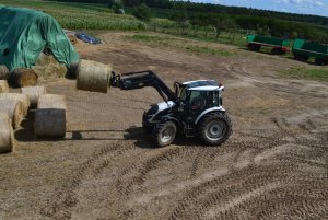 Valtra a 104 + G5L