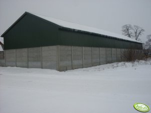 Wiata z dachem dwuspadowym