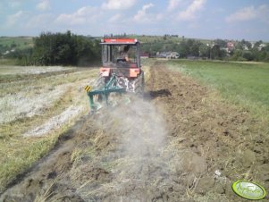 Władimirec T-25 & pług 3 skibowy UG