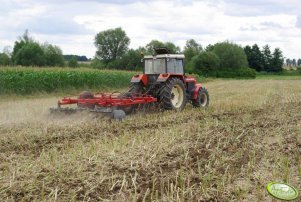 Zetor 10245 z broną talerzową 3.7m