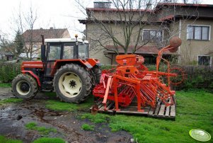 Zetor 10245 z zestawem uprawowo-siewnym Agrodan + Kuhn-Nodet