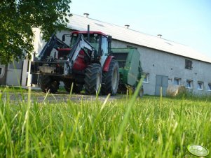 Zetor 10641 z prasą JD 590