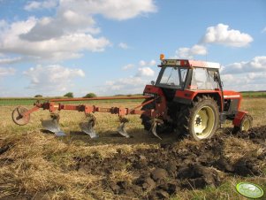 Zetor 12111 + pług Krone