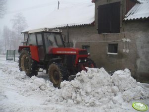 Zetor 12145 z pługiem