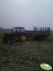 Zetor 3011 + rozrzutnik 6t