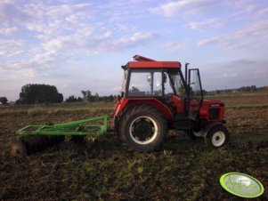 Zetor 3320 i talerzówka Bomet 2.1