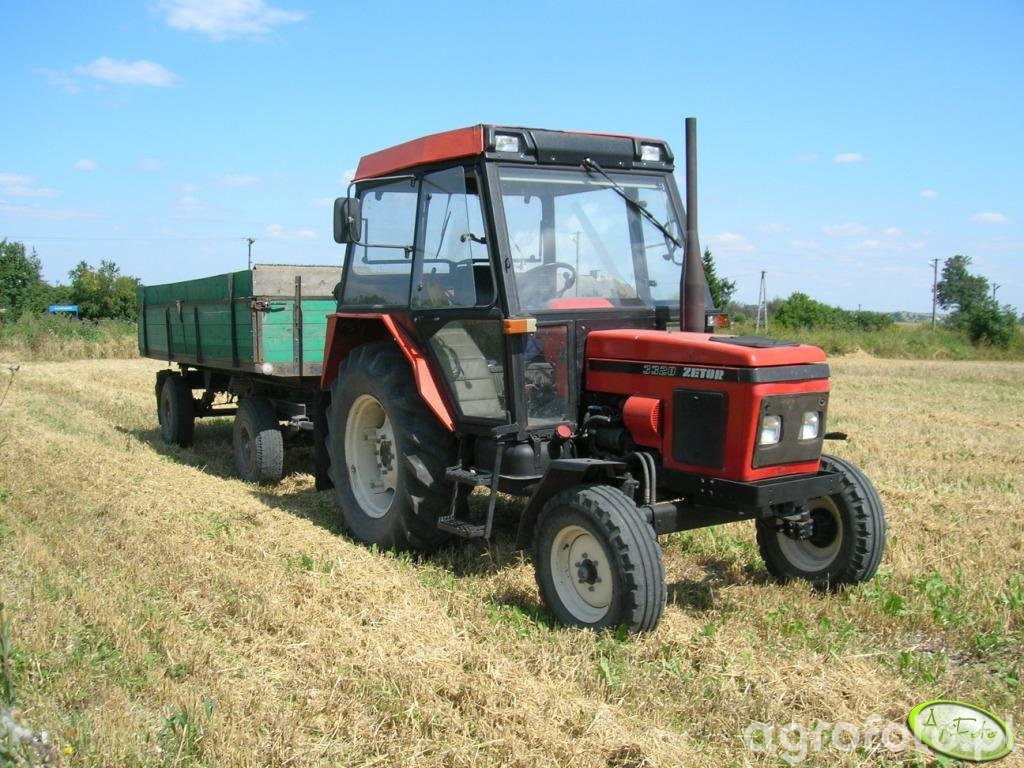 Obraz ciagnik Zetor 3320 + przyczepa 163239 Galeria rolnicza agrofoto
