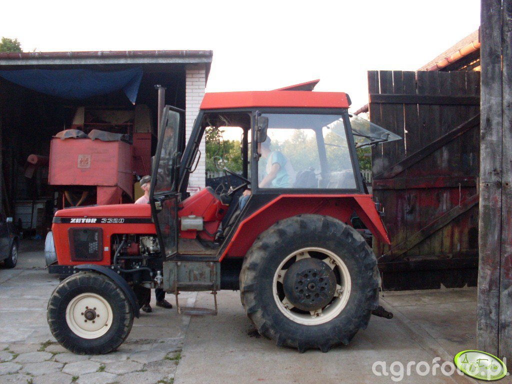 zdj-cie-traktor-zetor-3320-383241-galeria-rolnicza-agrofoto