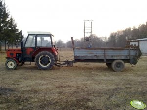 Zetor 5211 i rozrzutnik