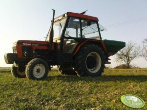 Zetor 5320 i  rozsiewacz RAU