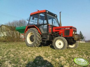 Zetor 5320 i rozsiewacz RAU