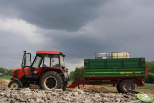 Zetor 5320 z przyczepą Pronar