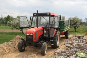 Zetor 5320 z przyczepą Pronar