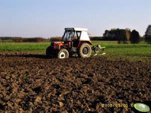 Zetor 6245 z pługiem bomet 3x35