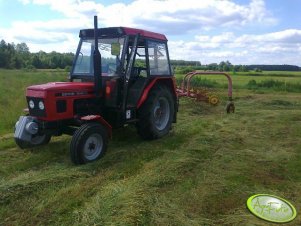 Zetor 7011 + przewracarko-zgrabiarka