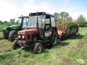 Zetor 7011 + przyczepa samozbierająca