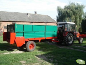 Zetor 7011 + rozrzutnik